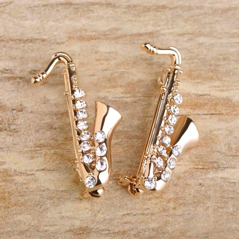 Blucome Saxophone Shape Brooches Small Suit Lapel Pins Crystal Collar Chapter Musician Clothes Decoration Bijoux K