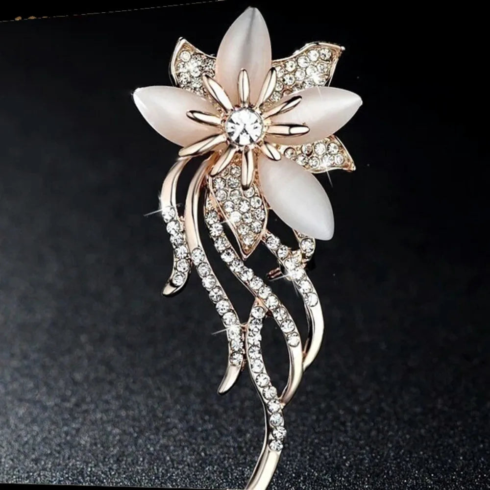 1pcs Elegant Rhinestone Bauhinia Brooches Bouquet Bijoux Alloy Alloy Crystal Flower Brooch Fashion Flower Lapel Pin Corsage