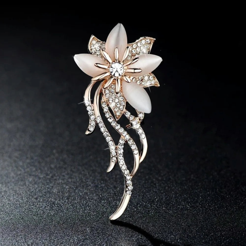 1pcs Elegant Rhinestone Bauhinia Brooches Bouquet Bijoux Alloy Alloy Crystal Flower Brooch Fashion Flower Lapel Pin Corsage