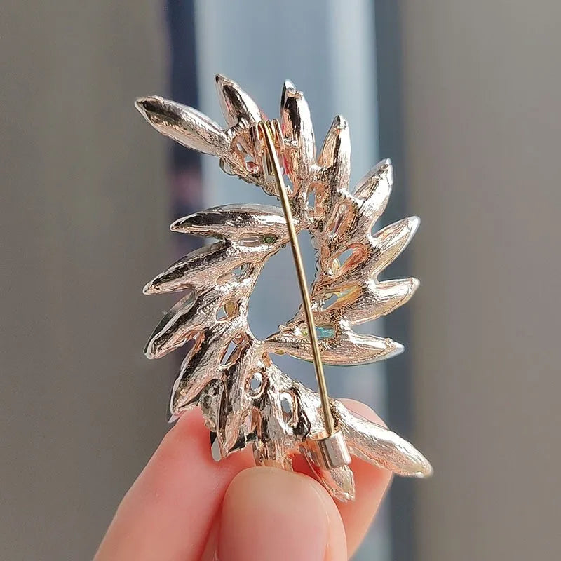 Fashion Colorful Crystal Flower Brooch Pins For Women Clothing Charming Rhinestone Brooches Wedding Party Jewelry Accessories